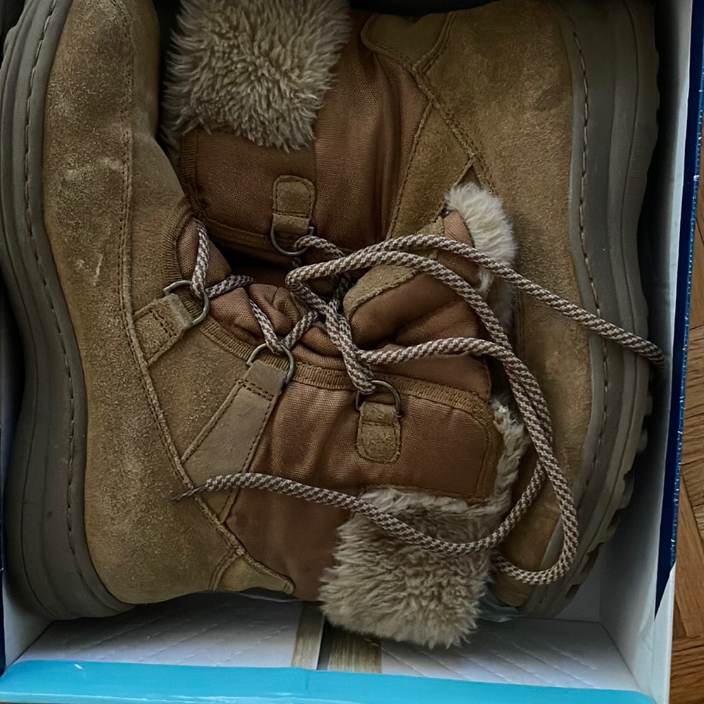 Snow Boots. Good condition. Size 9 1/2